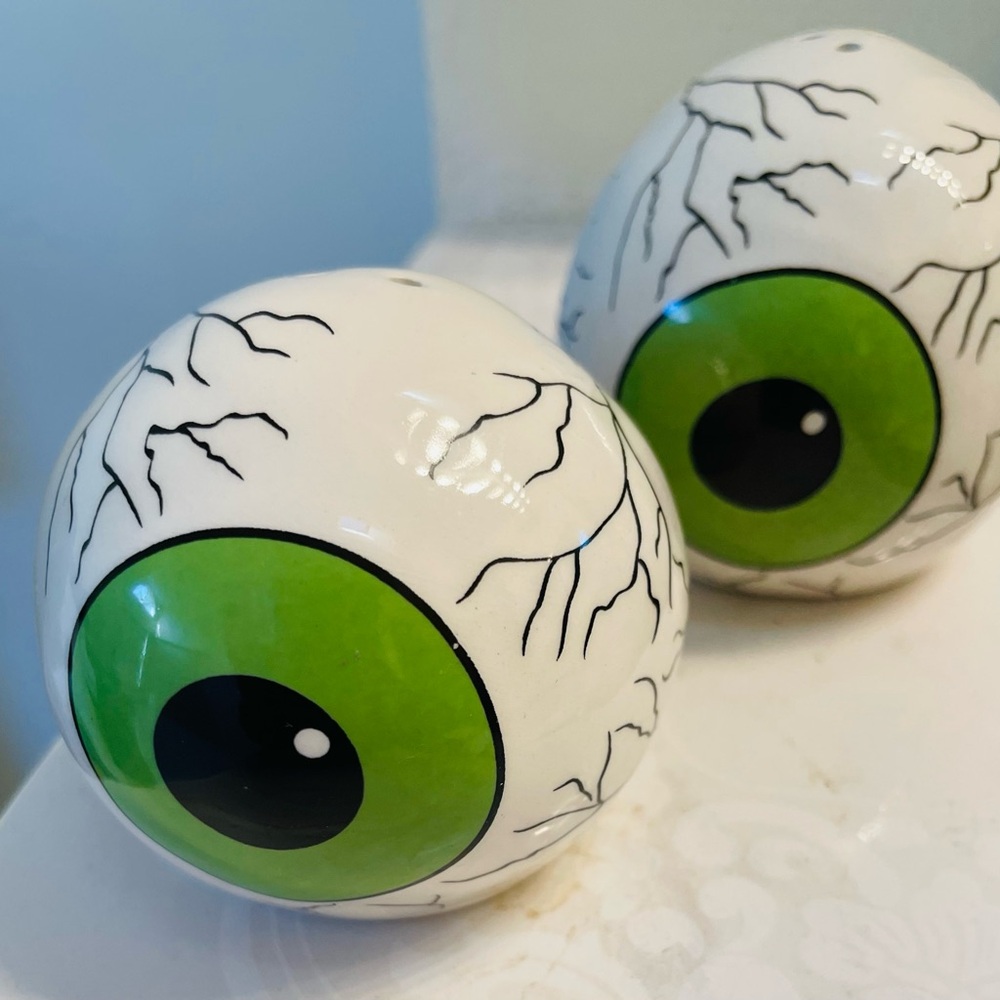 Green eye balls-whimsical clay salt & pepper shakers-fun happy boo collection